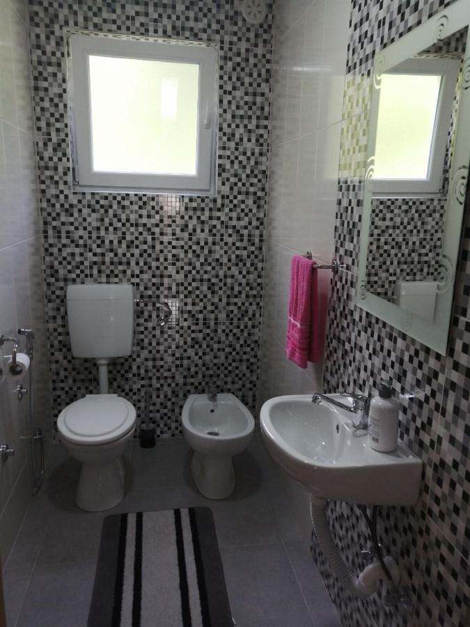 Vacation House Studenac Біхач Екстер'єр фото